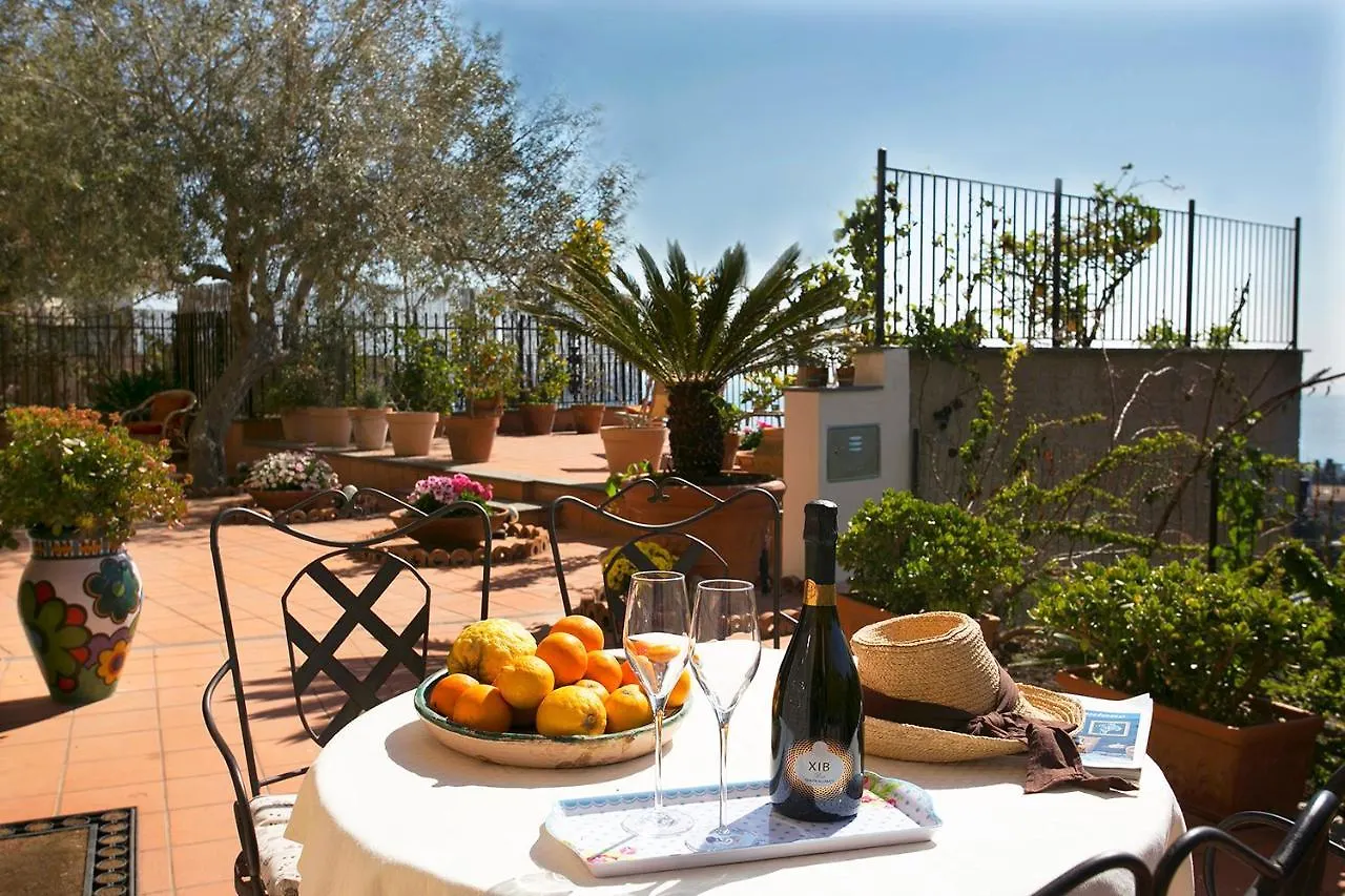 Francesca'S Apartment Ταορμίνα