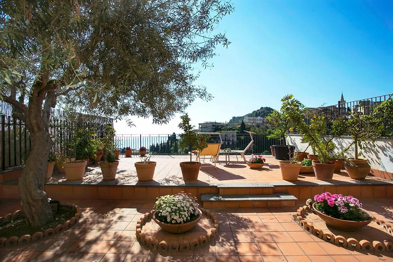 Francesca'S Apartment Taormina